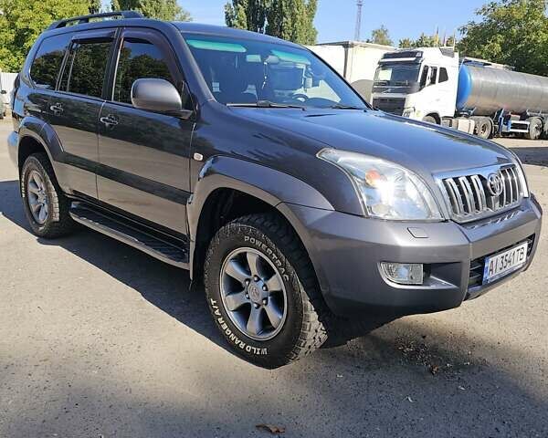 Серый Тойота Ленд Крузер Прадо, объемом двигателя 4 л и пробегом 257 тыс. км за 17000 $, фото 1 на Automoto.ua