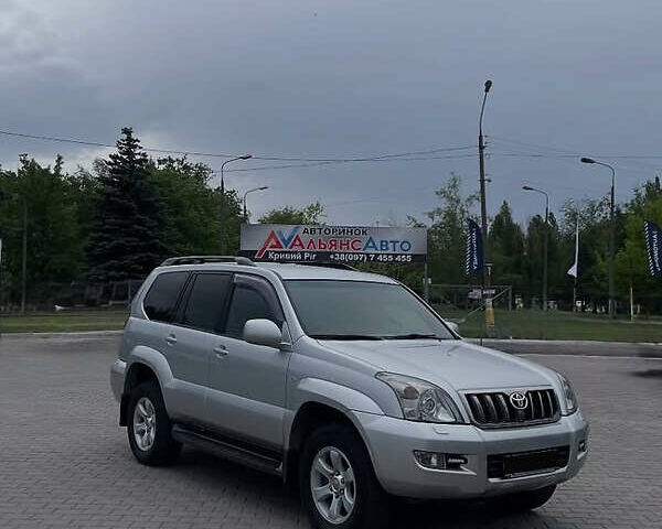 Сірий Тойота Ленд Крузер Прадо, об'ємом двигуна 4 л та пробігом 255 тис. км за 16500 $, фото 1 на Automoto.ua