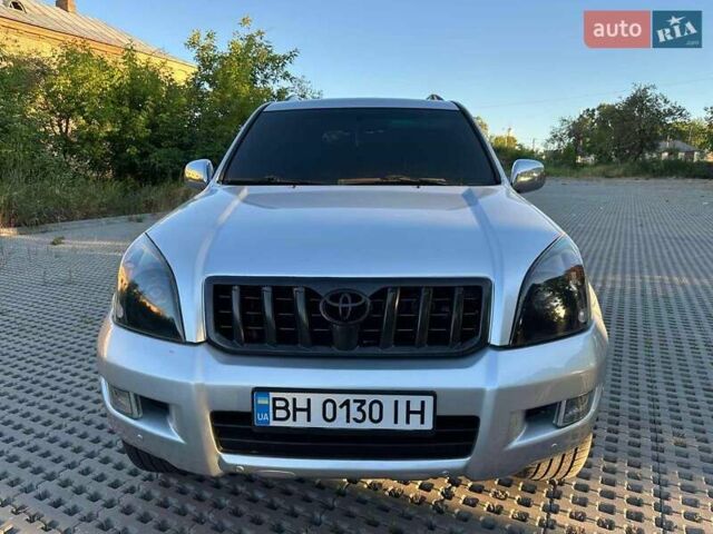 Серый Тойота Ленд Крузер Прадо, объемом двигателя 4 л и пробегом 250 тыс. км за 18200 $, фото 1 на Automoto.ua