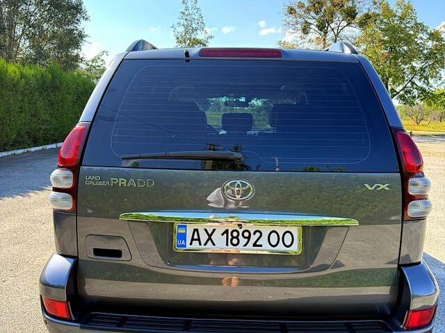 Серый Тойота Ленд Крузер Прадо, объемом двигателя 4 л и пробегом 229 тыс. км за 17400 $, фото 1 на Automoto.ua