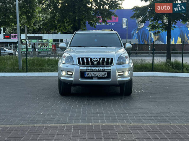 Серый Тойота Ленд Крузер Прадо, объемом двигателя 3.96 л и пробегом 200 тыс. км за 15900 $, фото 1 на Automoto.ua