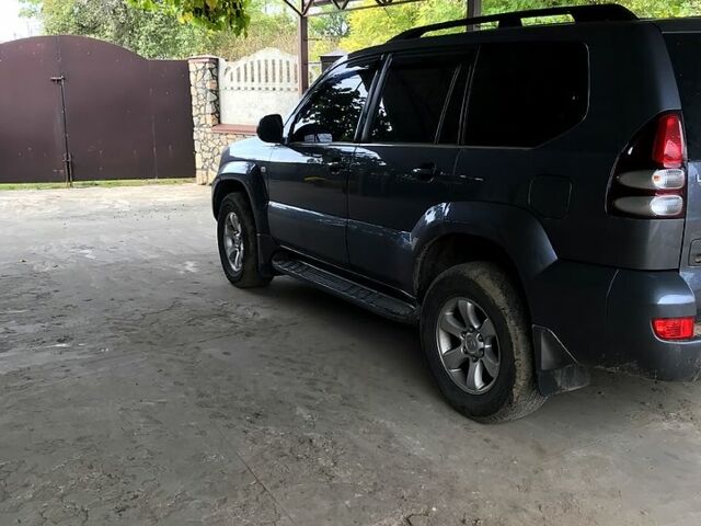 Серый Тойота Ленд Крузер Прадо, объемом двигателя 4 л и пробегом 116 тыс. км за 24000 $, фото 1 на Automoto.ua