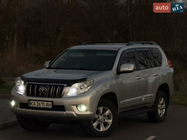 Серый Тойота Ленд Крузер Прадо, объемом двигателя 3 л и пробегом 243 тыс. км за 21500 $, фото 1 на Automoto.ua