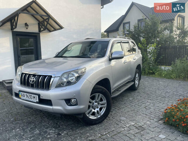 Серый Тойота Ленд Крузер Прадо, объемом двигателя 3.96 л и пробегом 163 тыс. км за 30500 $, фото 1 на Automoto.ua