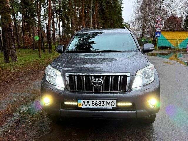 Серый Тойота Ленд Крузер Прадо, объемом двигателя 3 л и пробегом 185 тыс. км за 25000 $, фото 1 на Automoto.ua