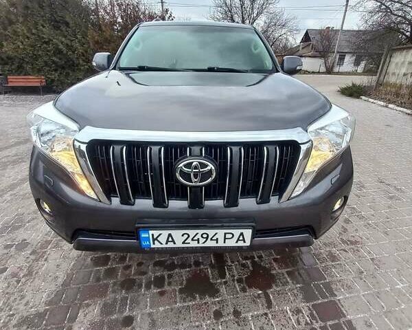 Серый Тойота Ленд Крузер Прадо, объемом двигателя 2.7 л и пробегом 125 тыс. км за 27900 $, фото 1 на Automoto.ua