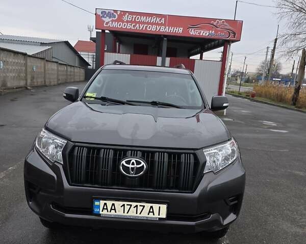 Серый Тойота Ленд Крузер Прадо, объемом двигателя 2.7 л и пробегом 171 тыс. км за 29500 $, фото 1 на Automoto.ua