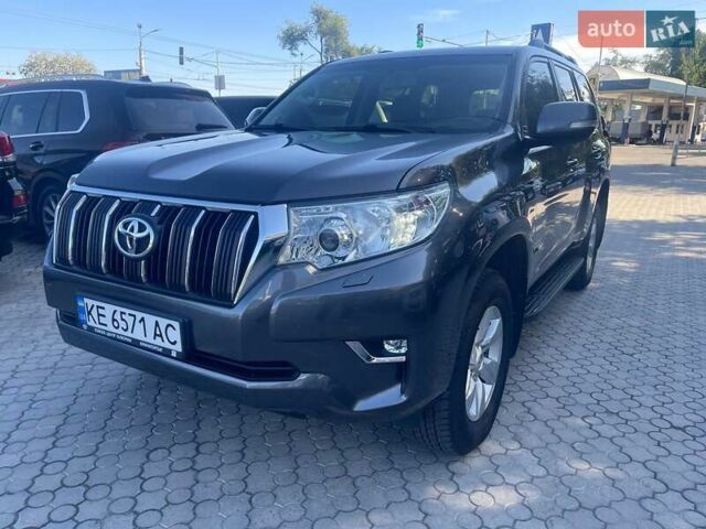 Серый Тойота Ленд Крузер Прадо, объемом двигателя 4 л и пробегом 90 тыс. км за 35900 $, фото 1 на Automoto.ua