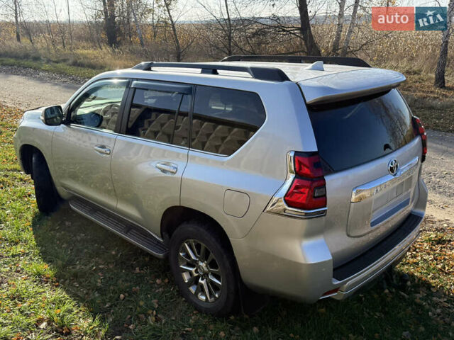 Сірий Тойота Ленд Крузер Прадо, об'ємом двигуна 4 л та пробігом 111 тис. км за 51000 $, фото 1 на Automoto.ua