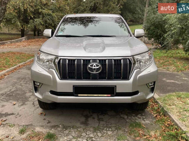 Серый Тойота Ленд Крузер Прадо, объемом двигателя 3.96 л и пробегом 110 тыс. км за 35900 $, фото 1 на Automoto.ua