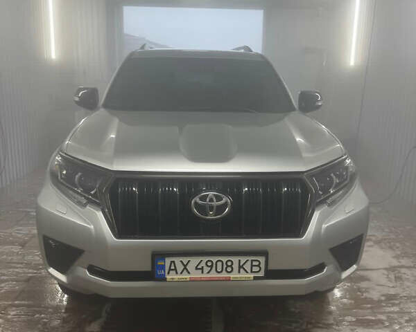 Сірий Тойота Ленд Крузер Прадо, об'ємом двигуна 3.96 л та пробігом 82 тис. км за 42500 $, фото 1 на Automoto.ua