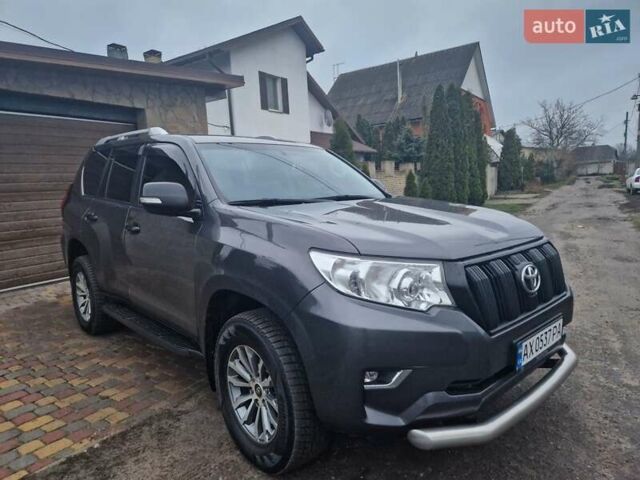 Серый Тойота Ленд Крузер Прадо, объемом двигателя 2.8 л и пробегом 260 тыс. км за 39800 $, фото 1 на Automoto.ua