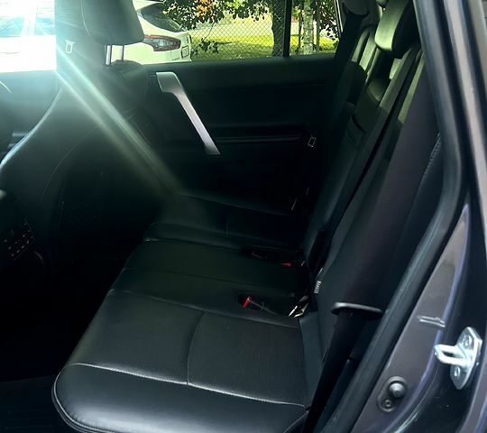 Серый Тойота Ленд Крузер Прадо, объемом двигателя 2.8 л и пробегом 111 тыс. км за 41500 $, фото 1 на Automoto.ua