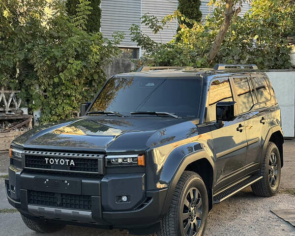 Серый Тойота Ленд Крузер Прадо, объемом двигателя 2.39 л и пробегом 7 тыс. км за 69900 $, фото 1 на Automoto.ua