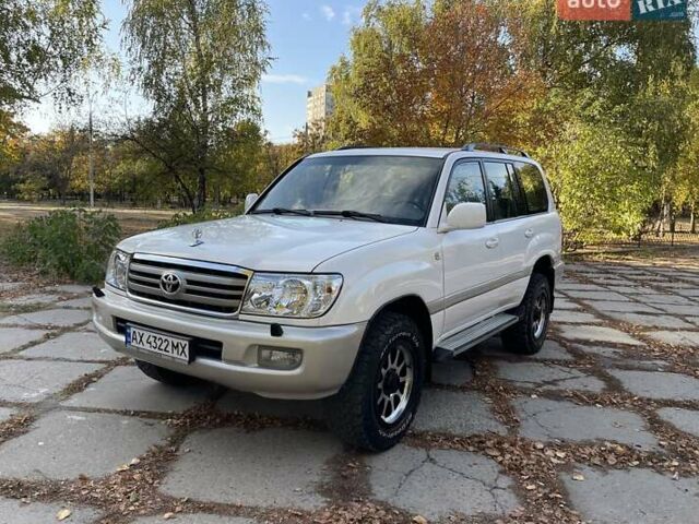 Белый Тойота Ленд Крузер, объемом двигателя 4.48 л и пробегом 330 тыс. км за 14500 $, фото 1 на Automoto.ua