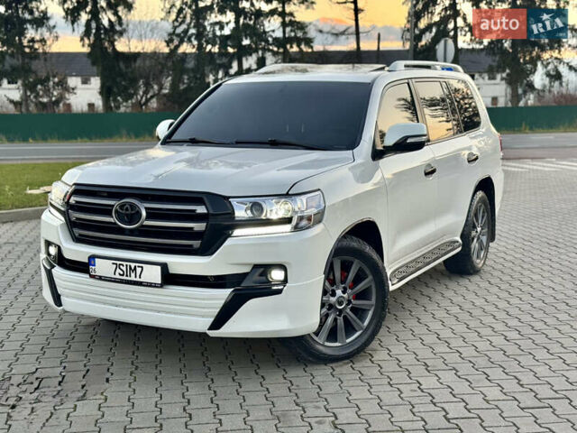 Білий Тойота Ленд Крузер, об'ємом двигуна 4 л та пробігом 240 тис. км за 30000 $, фото 1 на Automoto.ua