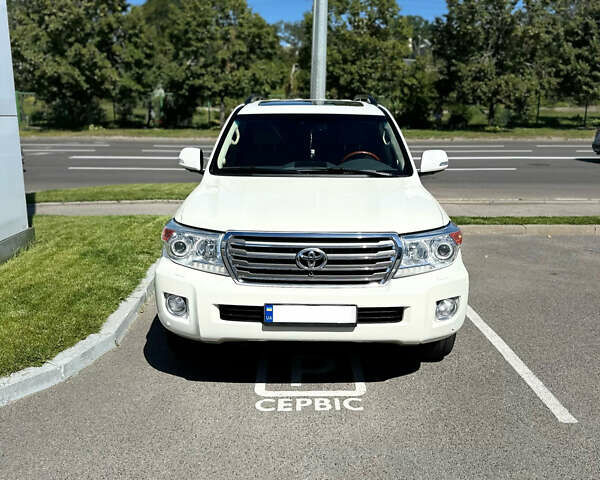 Белый Тойота Ленд Крузер, объемом двигателя 4.7 л и пробегом 193 тыс. км за 30500 $, фото 1 на Automoto.ua