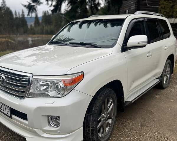 Білий Тойота Ленд Крузер, об'ємом двигуна 4.5 л та пробігом 150 тис. км за 29999 $, фото 1 на Automoto.ua