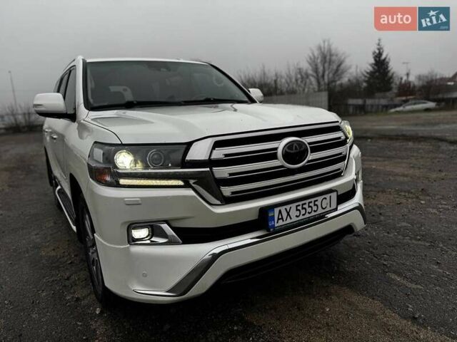 Белый Тойота Ленд Крузер, объемом двигателя 4.46 л и пробегом 192 тыс. км за 54555 $, фото 1 на Automoto.ua