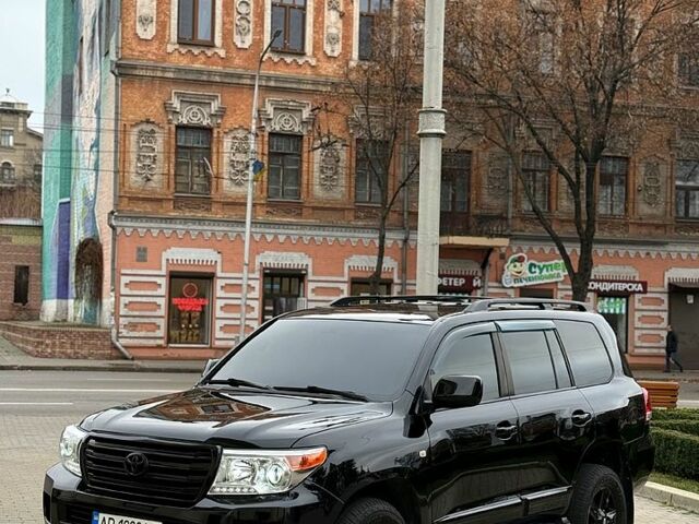 Белый Тойота Ленд Крузер, объемом двигателя 2.5 л и пробегом 250 тыс. км за 23999 $, фото 1 на Automoto.ua