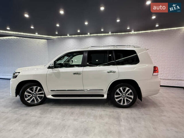 Белый Тойота Ленд Крузер, объемом двигателя 4.46 л и пробегом 88 тыс. км за 59000 $, фото 1 на Automoto.ua