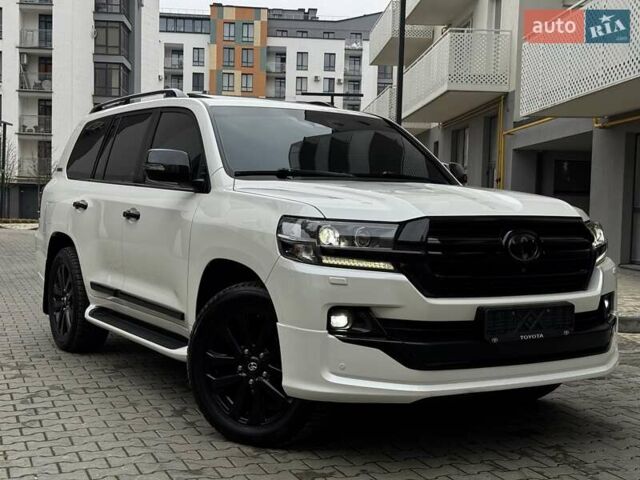 Белый Тойота Ленд Крузер, объемом двигателя 4.46 л и пробегом 149 тыс. км за 55750 $, фото 1 на Automoto.ua