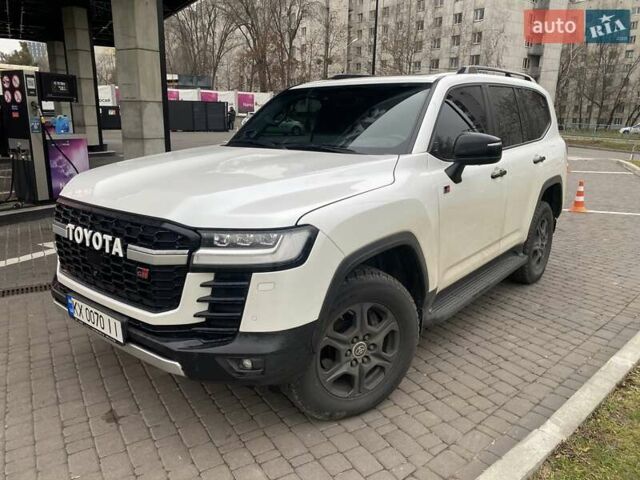 Білий Тойота Ленд Крузер, об'ємом двигуна 3.35 л та пробігом 139 тис. км за 66500 $, фото 1 на Automoto.ua