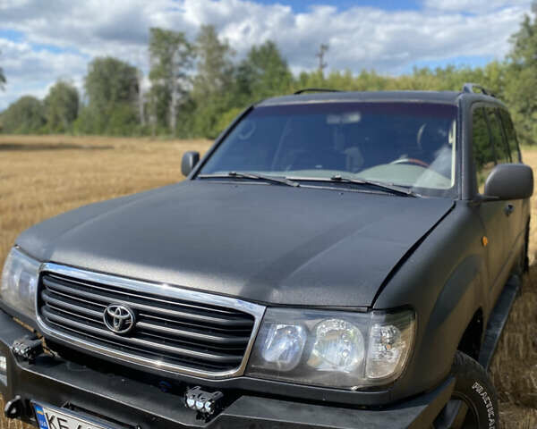 Черный Тойота Ленд Крузер, объемом двигателя 4.7 л и пробегом 494 тыс. км за 13500 $, фото 1 на Automoto.ua