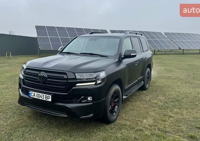 Черный Тойота Ленд Крузер, объемом двигателя 4.46 л и пробегом 140 тыс. км за 60000 $, фото 1 на Automoto.ua