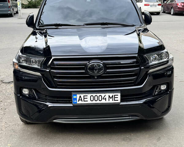 Черный Тойота Ленд Крузер, объемом двигателя 4.46 л и пробегом 177 тыс. км за 52000 $, фото 1 на Automoto.ua