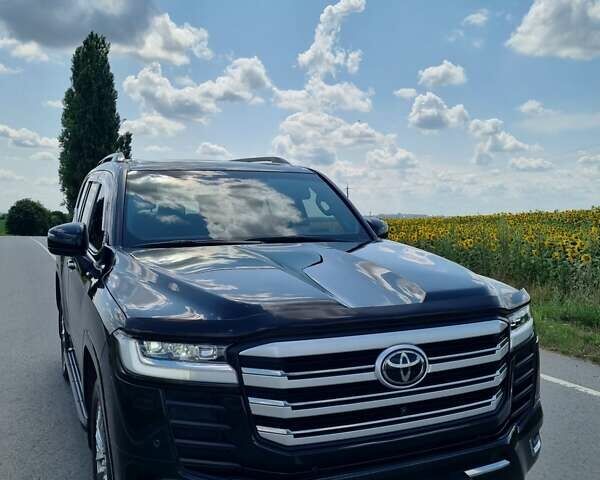 Черный Тойота Ленд Крузер, объемом двигателя 3.35 л и пробегом 120 тыс. км за 81000 $, фото 1 на Automoto.ua