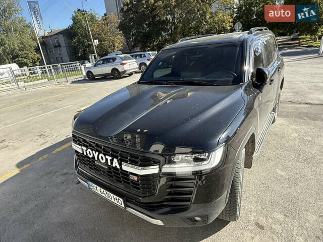 Черный Тойота Ленд Крузер, объемом двигателя 3.35 л и пробегом 31 тыс. км за 86000 $, фото 1 на Automoto.ua