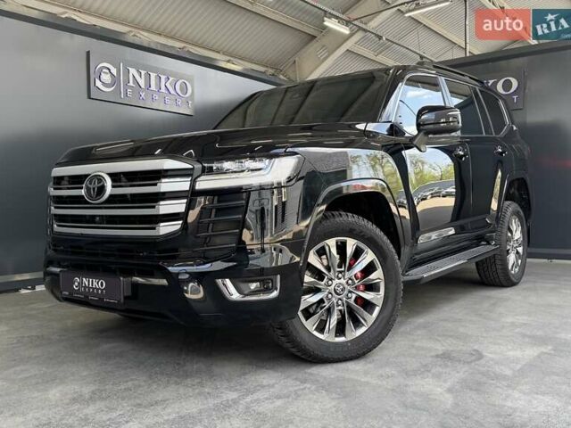 Черный Тойота Ленд Крузер, объемом двигателя 3.35 л и пробегом 1 тыс. км за 180000 $, фото 1 на Automoto.ua