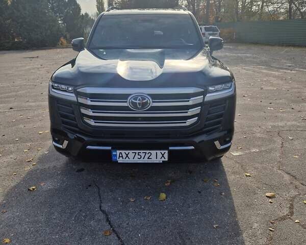 Черный Тойота Ленд Крузер, объемом двигателя 3.35 л и пробегом 102 тыс. км за 76000 $, фото 1 на Automoto.ua