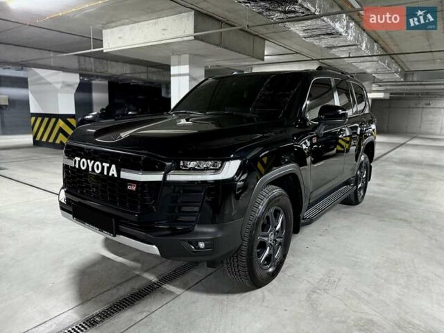 Черный Тойота Ленд Крузер, объемом двигателя 3.35 л и пробегом 13 тыс. км за 87000 $, фото 1 на Automoto.ua