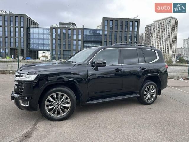 Черный Тойота Ленд Крузер, объемом двигателя 3.35 л и пробегом 19 тыс. км за 88700 $, фото 1 на Automoto.ua