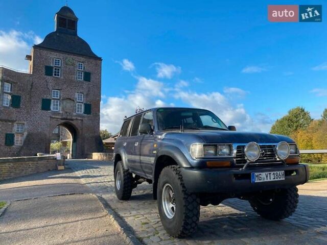Тойота Ленд Крузер, об'ємом двигуна 3 л та пробігом 320 тис. км за 3250 $, фото 1 на Automoto.ua