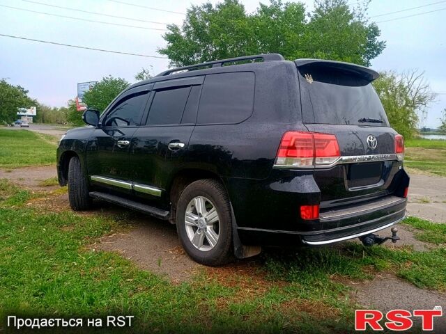 Тойота Ленд Крузер, объемом двигателя 4.5 л и пробегом 300 тыс. км за 32000 $, фото 1 на Automoto.ua