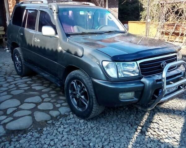 Сірий Тойота Ленд Крузер, об'ємом двигуна 4.7 л та пробігом 400 тис. км за 8200 $, фото 1 на Automoto.ua