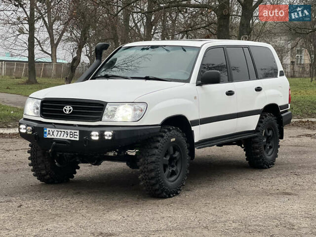 Серый Тойота Ленд Крузер, объемом двигателя 4.48 л и пробегом 210 тыс. км за 23000 $, фото 1 на Automoto.ua