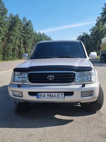 Сірий Тойота Ленд Крузер, об'ємом двигуна 4.2 л та пробігом 233 тис. км за 14900 $, фото 1 на Automoto.ua