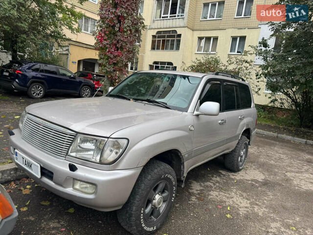 Серый Тойота Ленд Крузер, объемом двигателя 4.7 л и пробегом 419 тыс. км за 10500 $, фото 1 на Automoto.ua