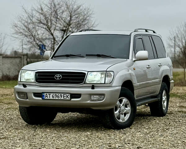 Серый Тойота Ленд Крузер, объемом двигателя 4.7 л и пробегом 421 тыс. км за 11650 $, фото 1 на Automoto.ua