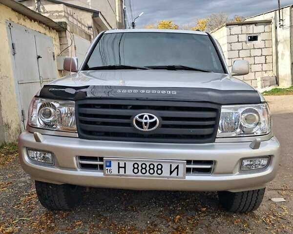 Серый Тойота Ленд Крузер, объемом двигателя 4.16 л и пробегом 363 тыс. км за 23500 $, фото 1 на Automoto.ua