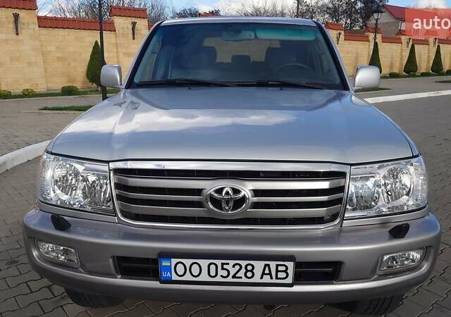 Сірий Тойота Ленд Крузер, об'ємом двигуна 4.2 л та пробігом 259 тис. км за 30000 $, фото 1 на Automoto.ua