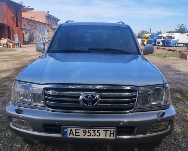 Серый Тойота Ленд Крузер, объемом двигателя 4.66 л и пробегом 343 тыс. км за 17500 $, фото 1 на Automoto.ua