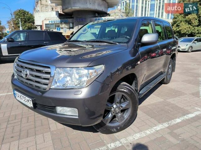 Серый Тойота Ленд Крузер, объемом двигателя 4.7 л и пробегом 199 тыс. км за 25500 $, фото 1 на Automoto.ua