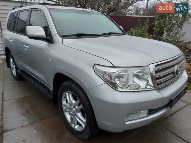 Серый Тойота Ленд Крузер, объемом двигателя 4.46 л и пробегом 199 тыс. км за 29000 $, фото 1 на Automoto.ua