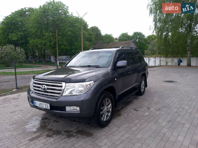 Серый Тойота Ленд Крузер, объемом двигателя 4.5 л и пробегом 282 тыс. км за 28500 $, фото 1 на Automoto.ua