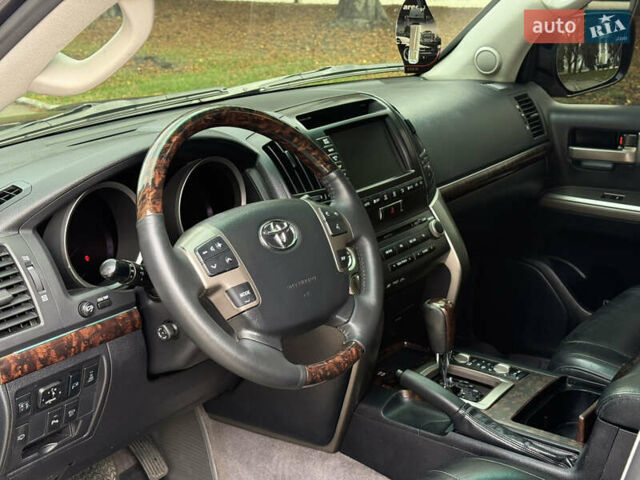 Сірий Тойота Ленд Крузер, об'ємом двигуна 0 л та пробігом 280 тис. км за 22900 $, фото 1 на Automoto.ua